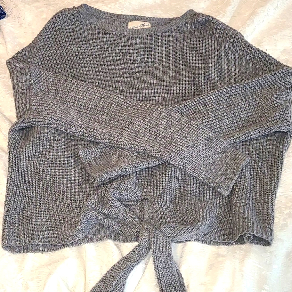 ❄ Cozy Grey Cable Knit Sweater